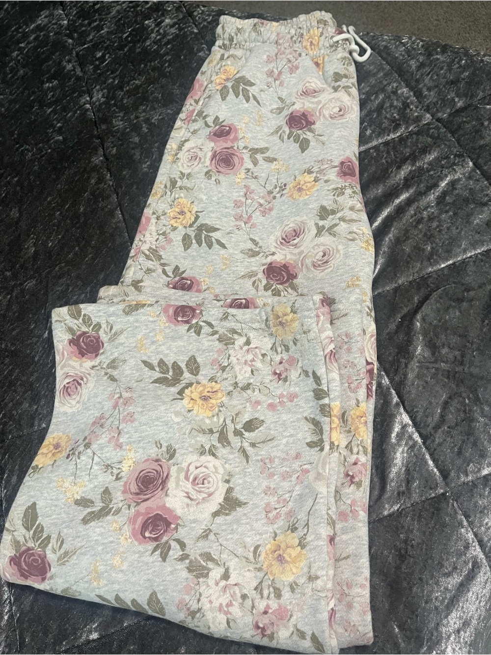 Abercrombie & Fitch High Rise Sunday Wide Leg Sweatpant Light Gray Floral - Picture 2 of 3
